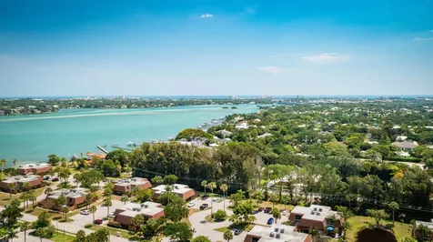 825 Center Street Jupiter FL 33458