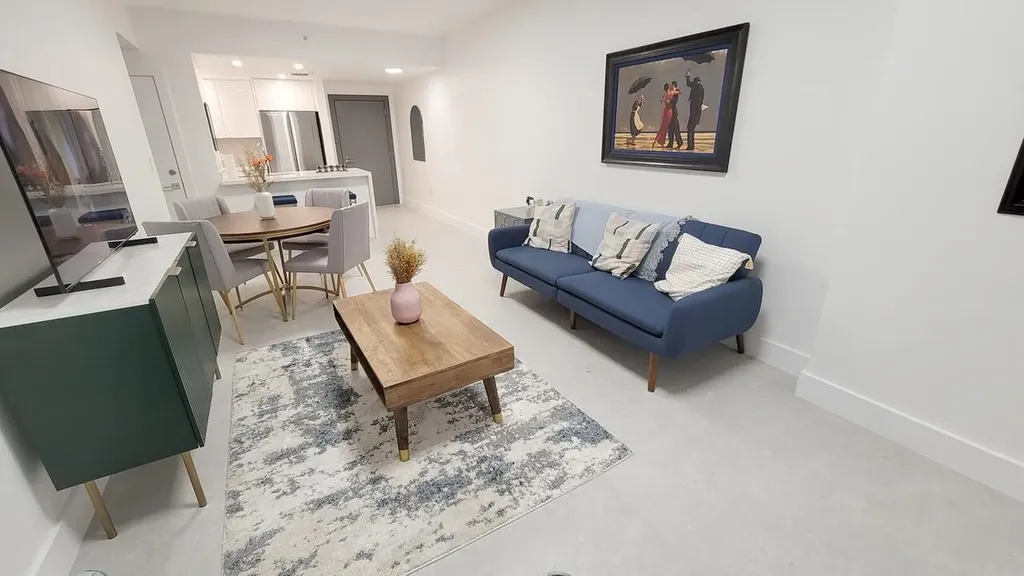 185 SE 14th Terrace Miami FL 33131