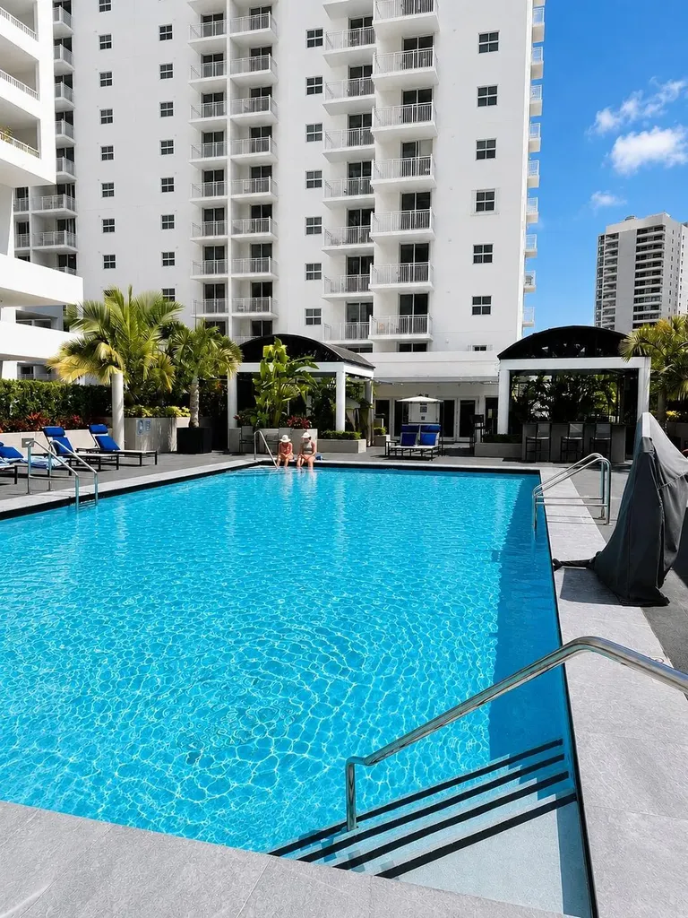 185 SE 14th Terrace Miami FL 33131