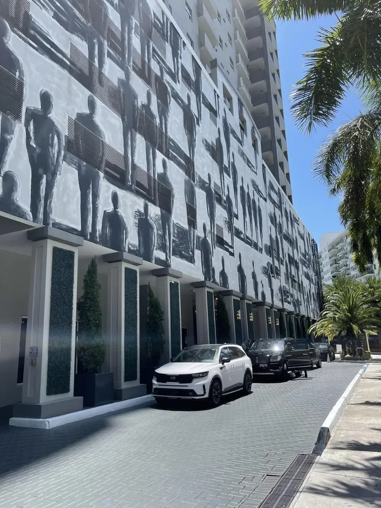 185 SE 14th Terrace Miami FL 33131