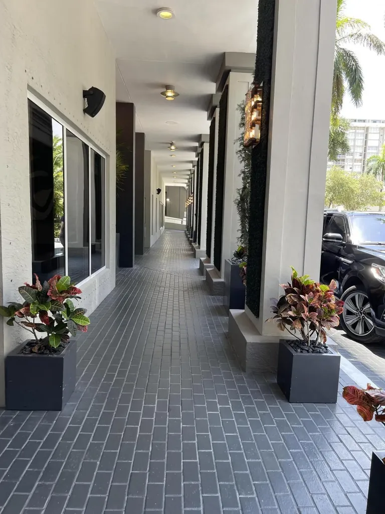 185 SE 14th Terrace Miami FL 33131