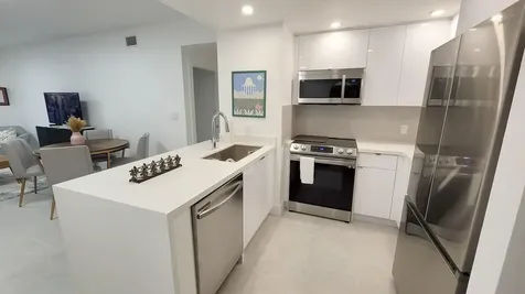 185 SE 14th Terrace Miami FL 33131