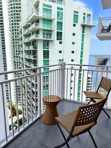 185 SE 14th Terrace Miami FL 33131