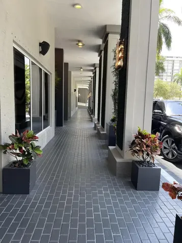 185 SE 14th Terrace Miami FL 33131