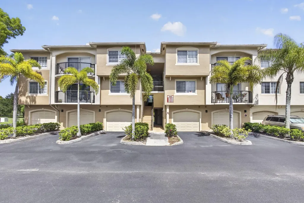 800 S Crestwood Court Court S Royal Palm Beach FL 33411