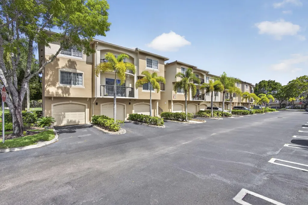 800 S Crestwood Court Court S Royal Palm Beach FL 33411