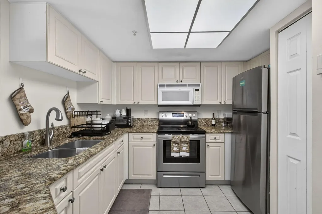 800 S Crestwood Court Court S Royal Palm Beach FL 33411