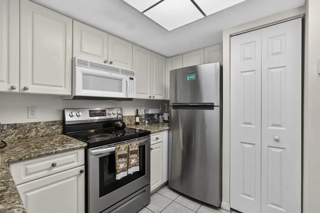 800 S Crestwood Court Court S Royal Palm Beach FL 33411