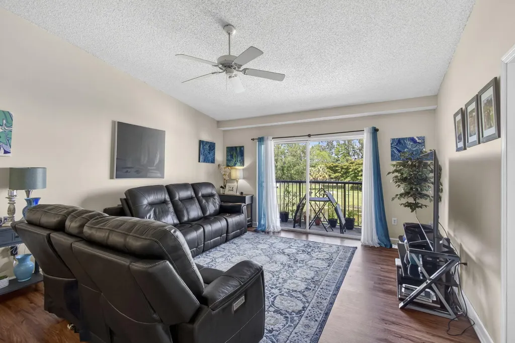 800 S Crestwood Court Court S Royal Palm Beach FL 33411
