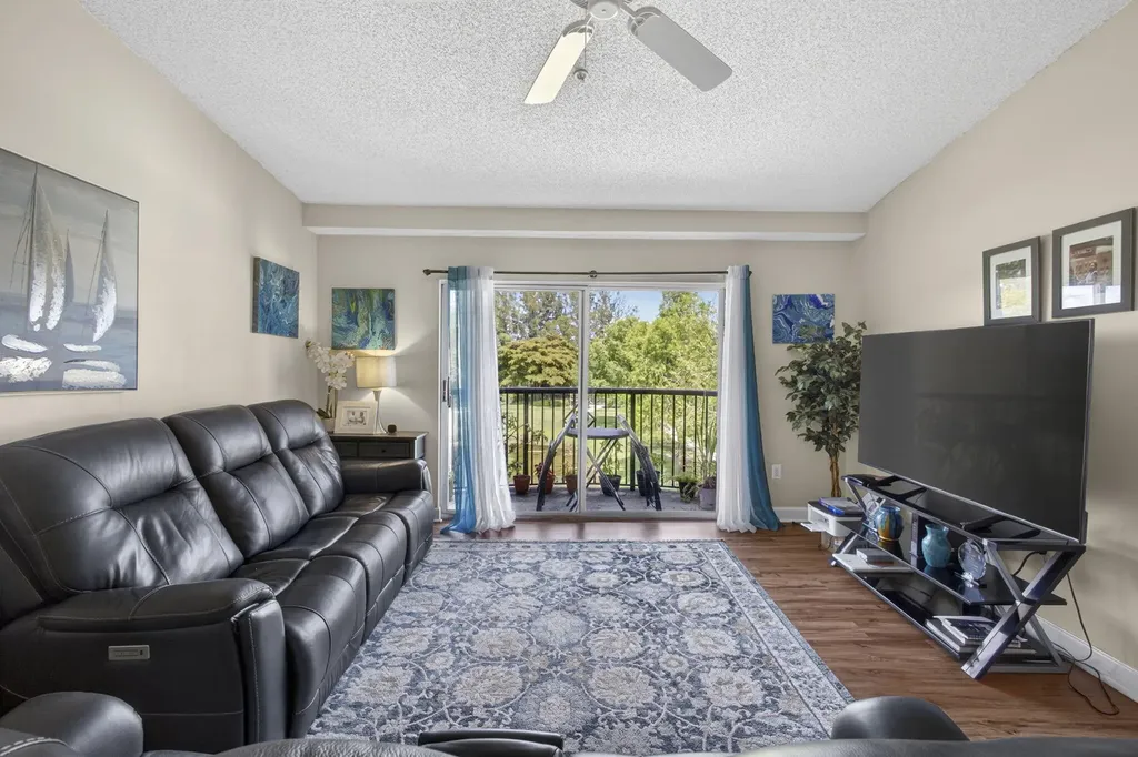 800 S Crestwood Court Court S Royal Palm Beach FL 33411