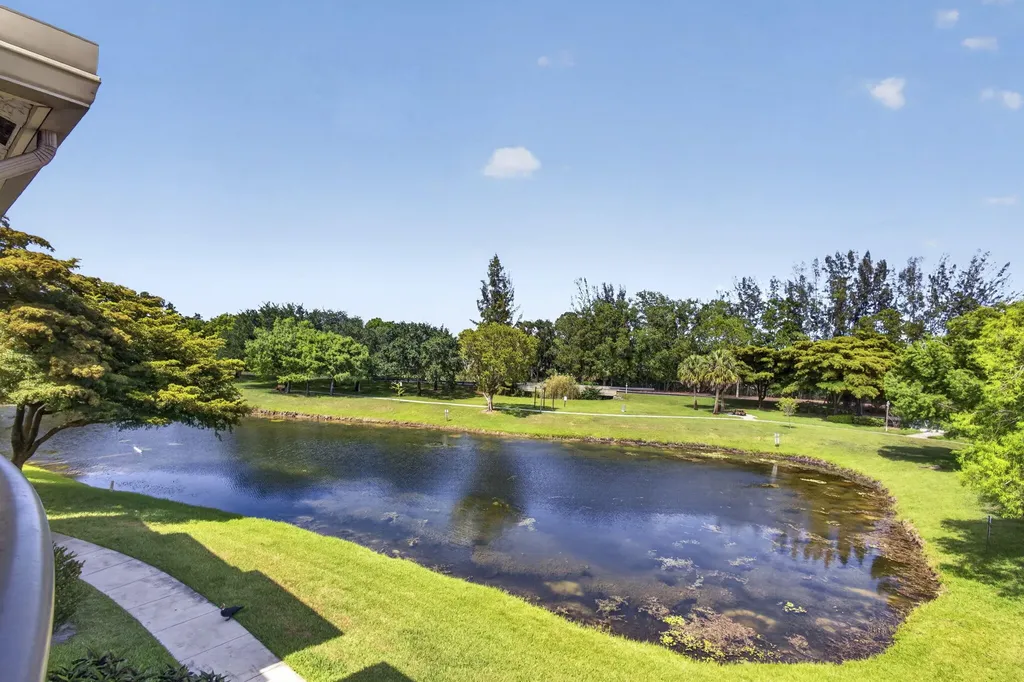 800 S Crestwood Court Court S Royal Palm Beach FL 33411