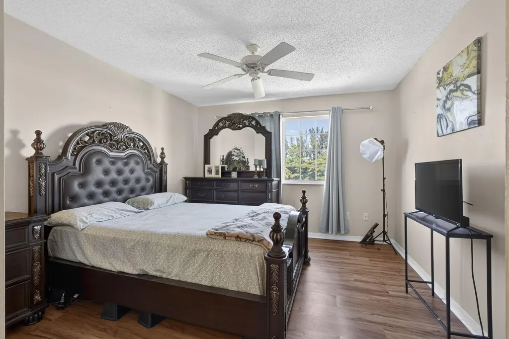 800 S Crestwood Court Court S Royal Palm Beach FL 33411