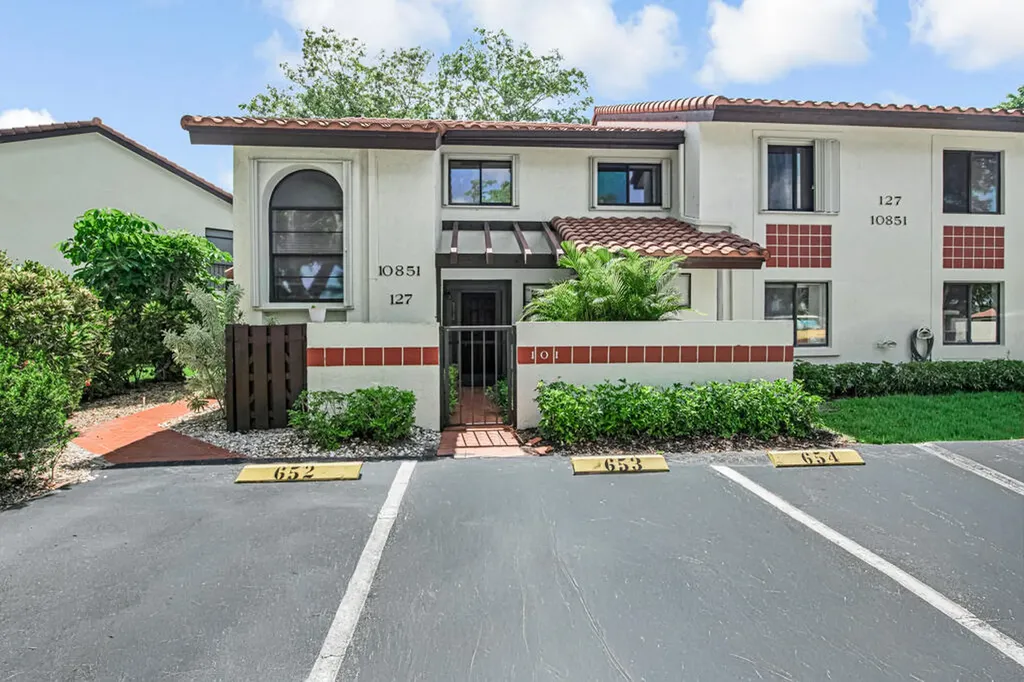10851 Palm Lake Avenue Boynton Beach FL 33437