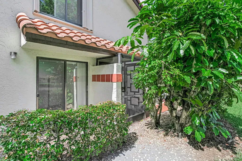 10851 Palm Lake Avenue Boynton Beach FL 33437