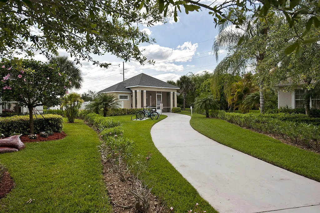 370 E Temple Court SW Vero Beach FL 32968