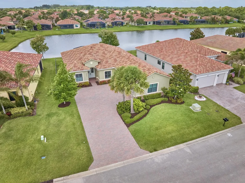 5523 49th Avenue Vero Beach FL 32967