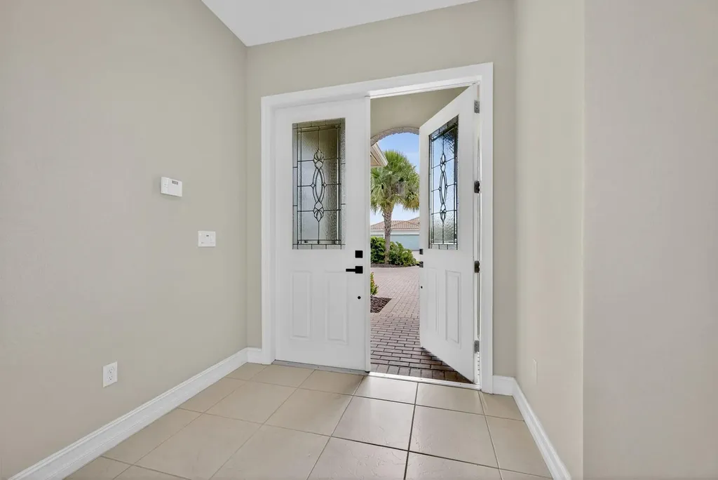5523 49th Avenue Vero Beach FL 32967