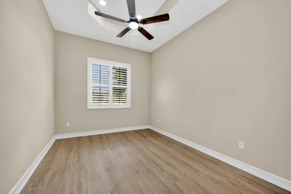 5523 49th Avenue Vero Beach FL 32967