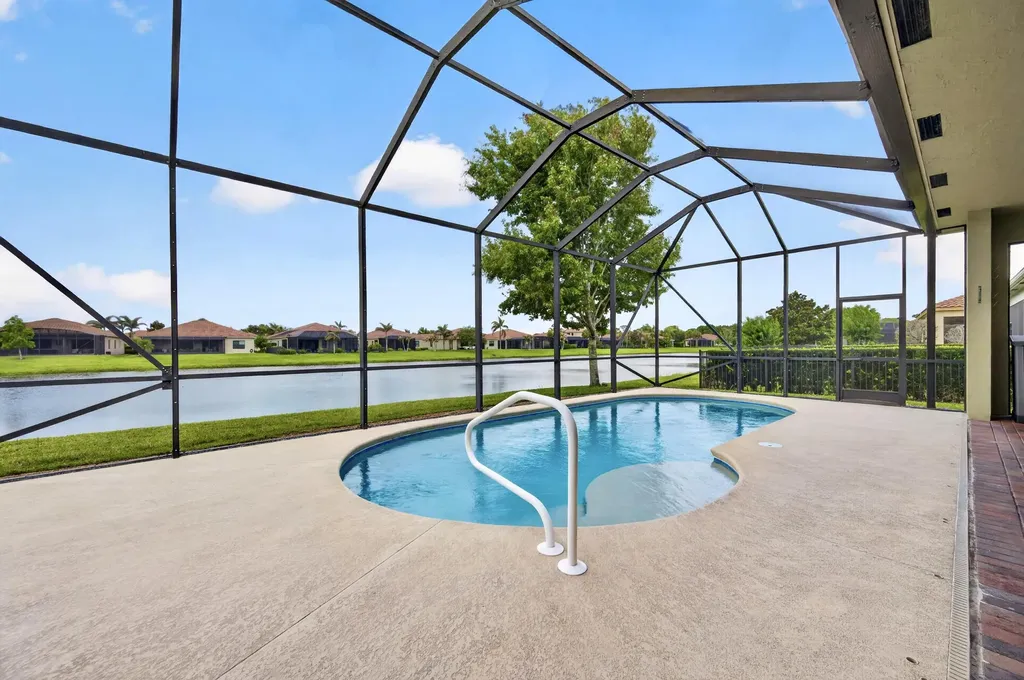 5523 49th Avenue Vero Beach FL 32967