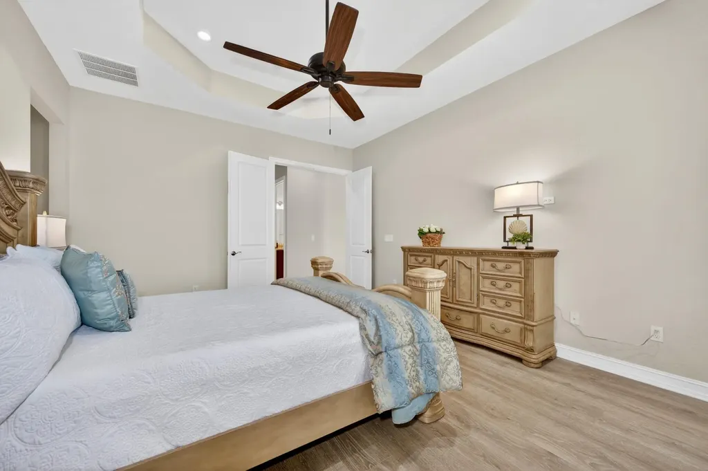 5523 49th Avenue Vero Beach FL 32967