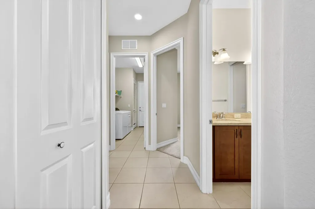 5523 49th Avenue Vero Beach FL 32967