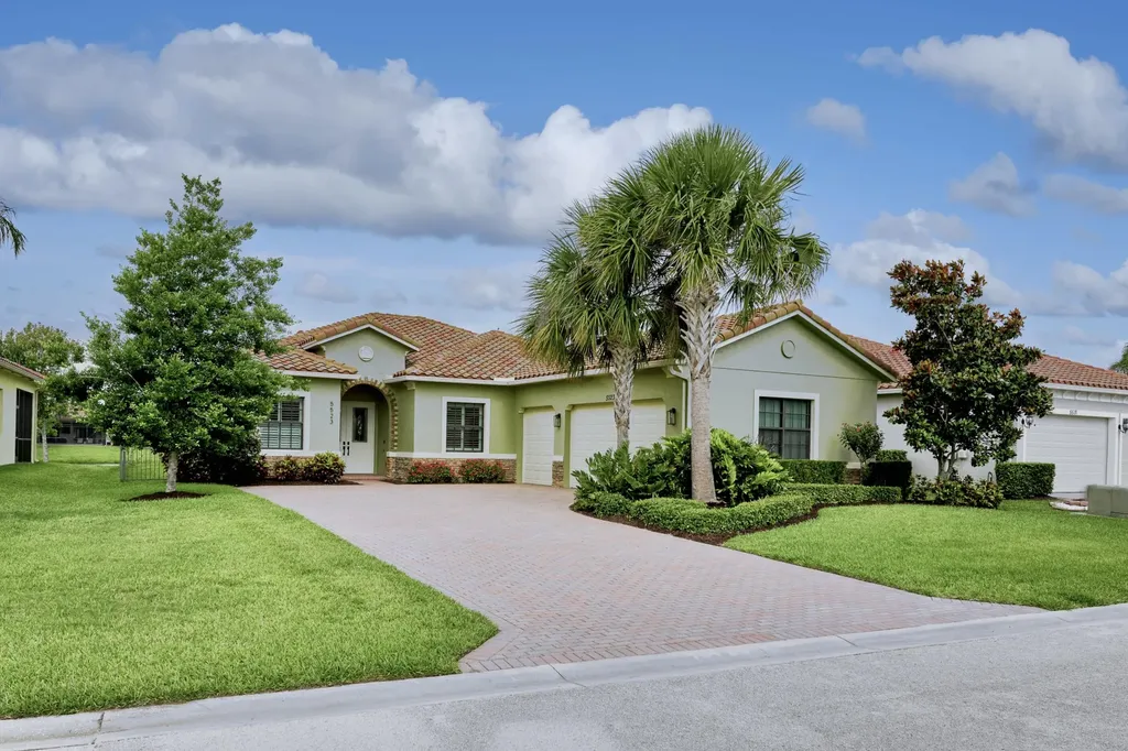 5523 49th Avenue Vero Beach FL 32967