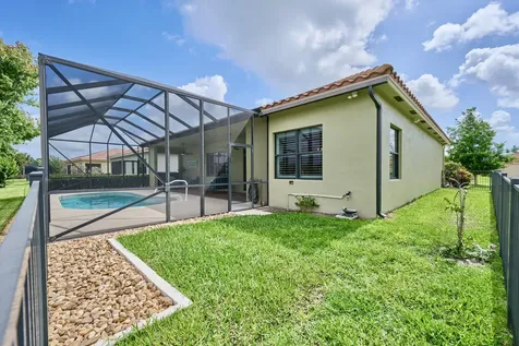 5523 49th Avenue Vero Beach FL 32967