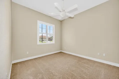 5523 49th Avenue Vero Beach FL 32967