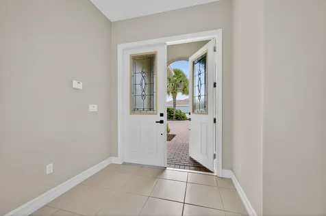 5523 49th Avenue Vero Beach FL 32967