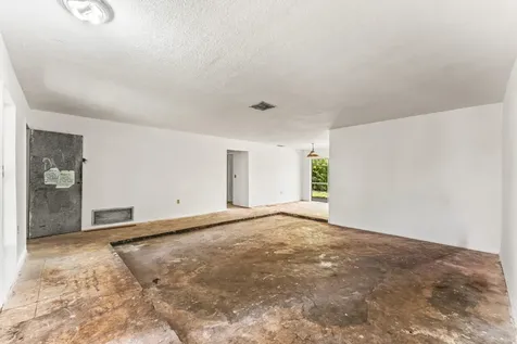 8961 Sunset Strip Sunrise FL 33322