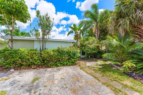 8961 Sunset Strip Sunrise FL 33322
