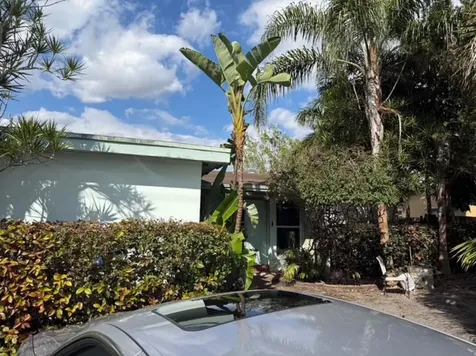 8961 Sunset Strip Sunrise FL 33322