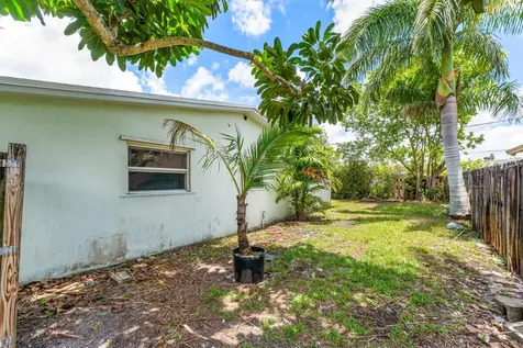 8961 Sunset Strip Sunrise FL 33322