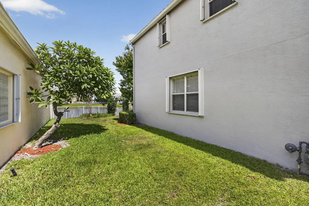 214 Berenger Walk Royal Palm Beach FL 33414