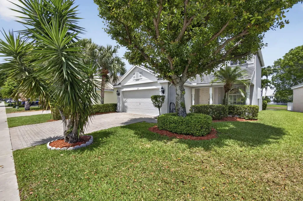 214 Berenger Walk Royal Palm Beach FL 33414