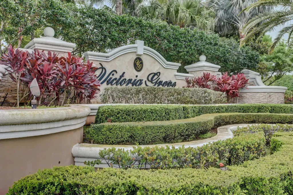 214 Berenger Walk Royal Palm Beach FL 33414
