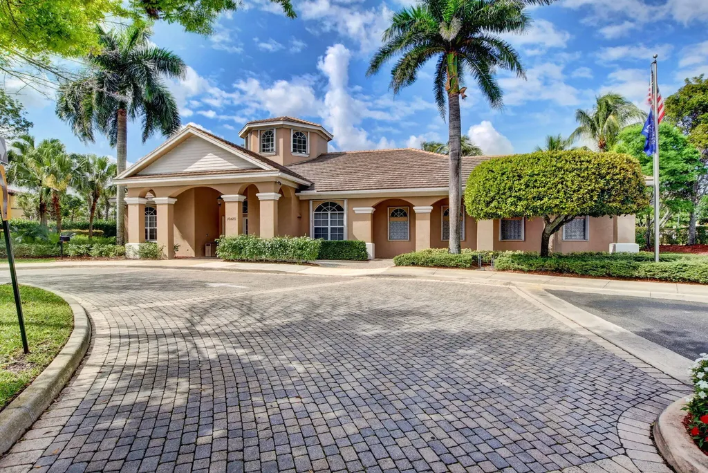214 Berenger Walk Royal Palm Beach FL 33414