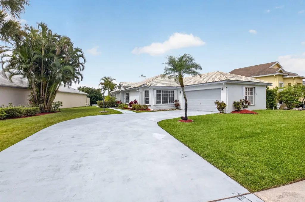 6413 Lansdowne Circle Boynton Beach FL 33472