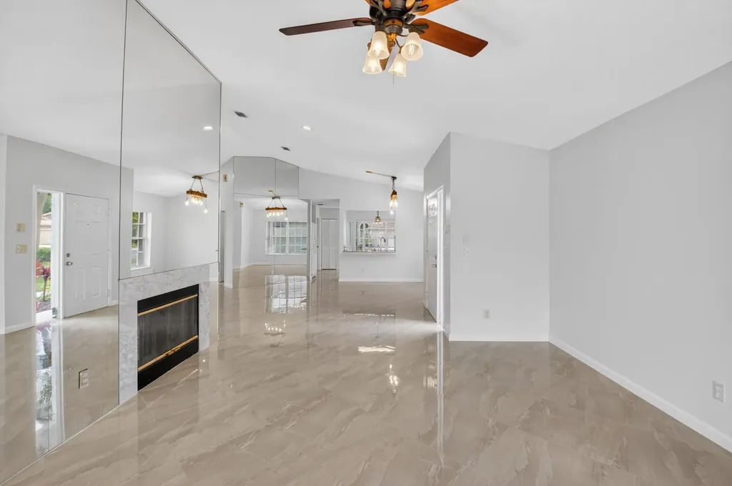 6413 Lansdowne Circle Boynton Beach FL 33472