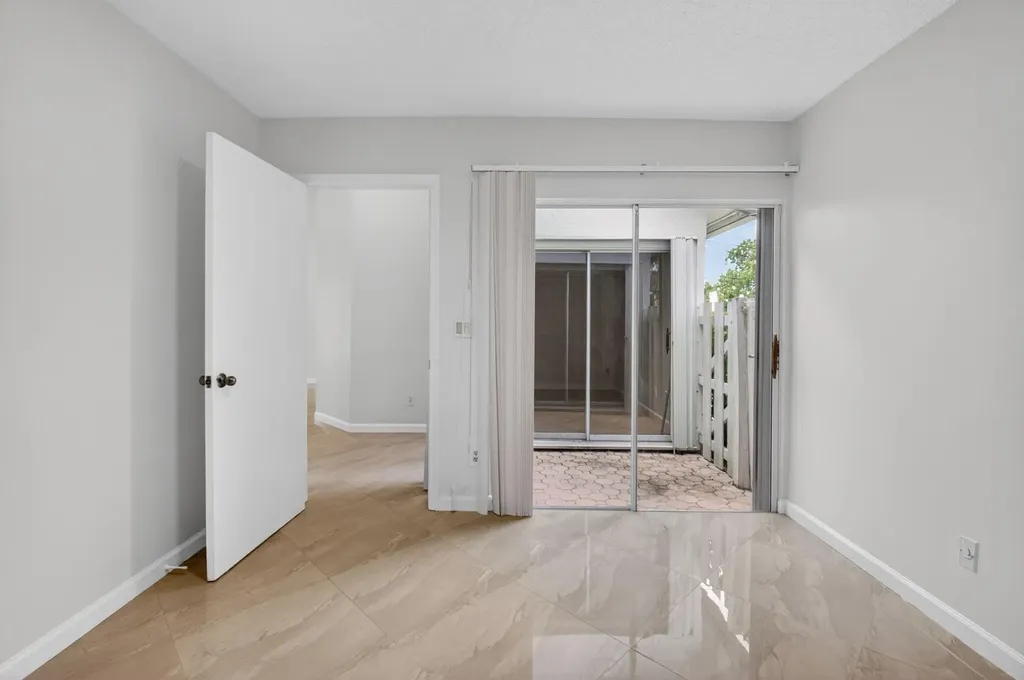 6413 Lansdowne Circle Boynton Beach FL 33472