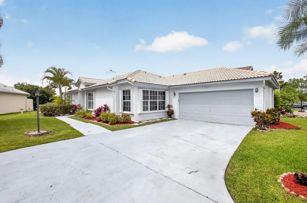 6413 Lansdowne Circle Boynton Beach FL 33472