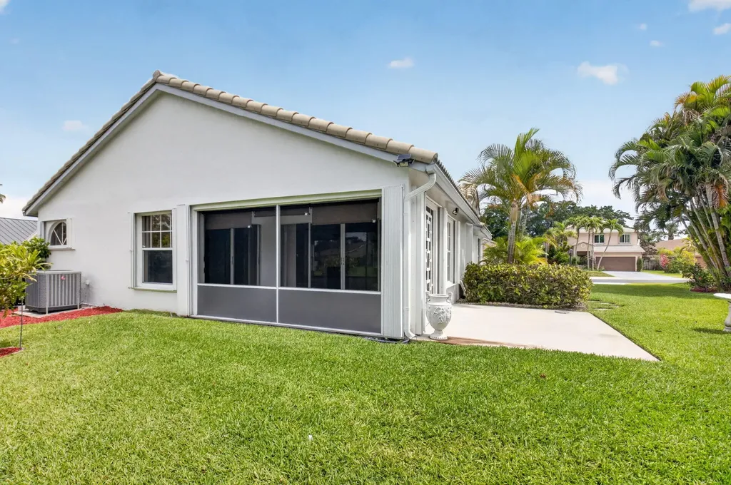 6413 Lansdowne Circle Boynton Beach FL 33472
