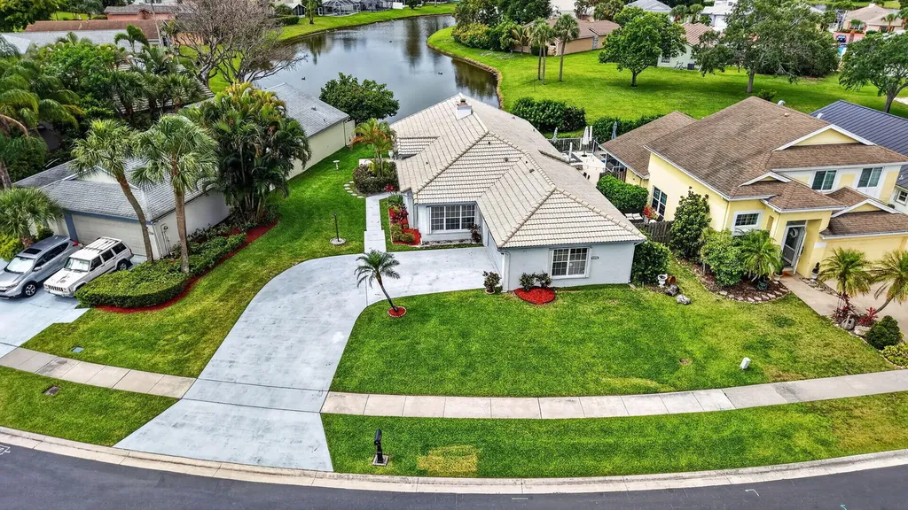 6413 Lansdowne Circle Boynton Beach FL 33472