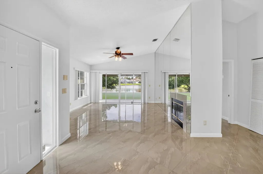 6413 Lansdowne Circle Boynton Beach FL 33472