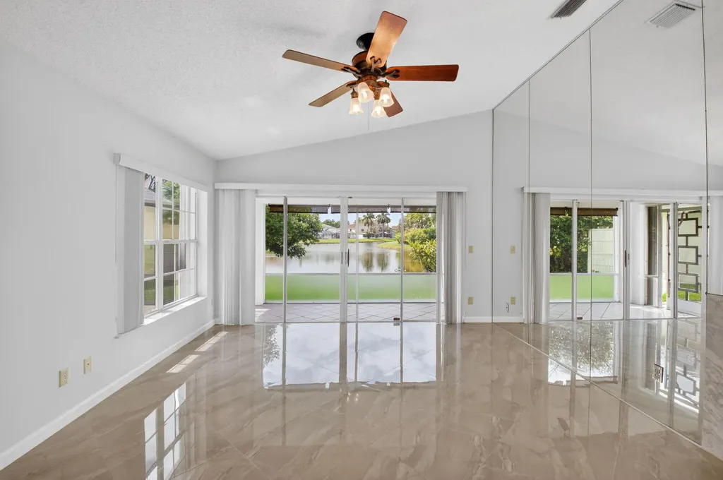 6413 Lansdowne Circle Boynton Beach FL 33472