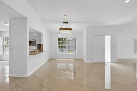 6413 Lansdowne Circle Boynton Beach FL 33472