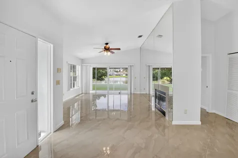 6413 Lansdowne Circle Boynton Beach FL 33472