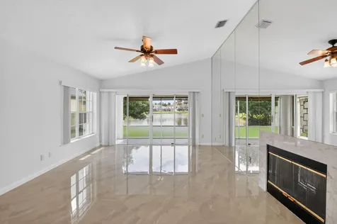 6413 Lansdowne Circle Boynton Beach FL 33472
