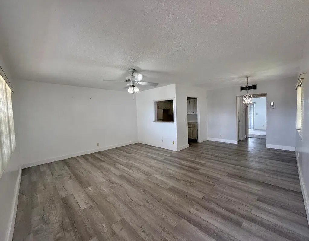45 Easthampton B West Palm Beach FL 33417