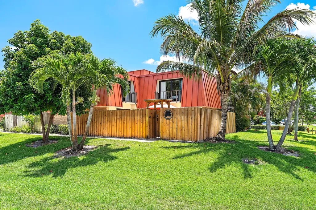 3331 S Meridian Way S Palm Beach Gardens FL 33410